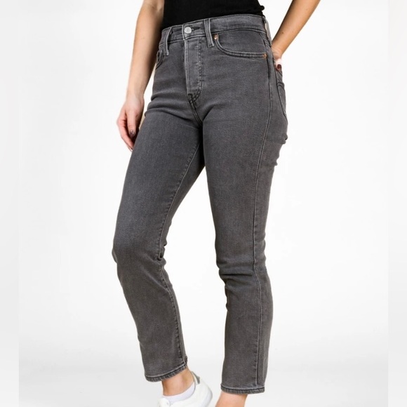 Levi Wedgie Straight Denim Jean Size 28 - Picture 3 of 12